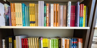 Sisäisen linnan sisäinen sankari – mystiikan ja self helpin yhtymäkohtia