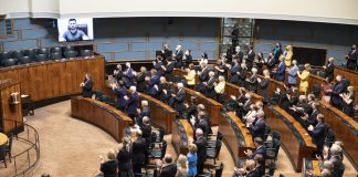 Kommentti: Volodomyr Zelenskyi piti historiallisen puheen Suomen eduskunnalle ja osoitti esimerkillistä johtajuutta