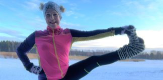 Pappi Jaana Kivekäs hurahti TikTok-urheiluvideoiden tekoon – villasukkajuoksua ja retkiluistelua