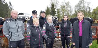 Piispa Jukka Keskitalo siunasi kylvön ja ilmaisi tukensa karjankasvattajille: ”Teette tärkeätä työtä, joka ansaitsee kirkon tuen”