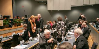 ”Demokratia toteutui tässä melko heikosti” – Kirkolliskokous keskusteli seurakuntavaalien onnistumisesta