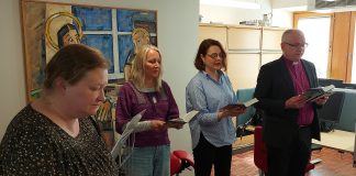 Kotimaan ja Kyrkpressenin yhteistilat siunattiin