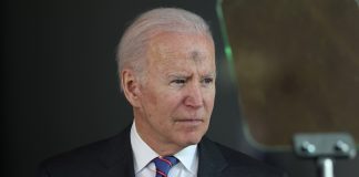 Oliko presidentti Joe Bidenin otsassa mustelma? – Ei, vaan tuhkaa, sillä suuri paasto alkoi