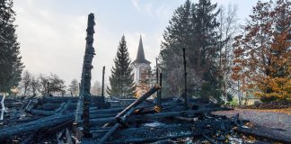 Kiihtelysvaaran palaneen kirkon tilalle rakennetaan maisemallinen ristikirkko