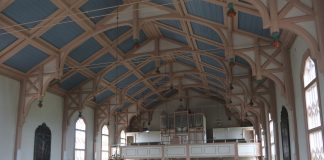 Kirkko ja minä: Erkki Kujala koki 1995 Toholammin kirkossa uskonnollisen kokemuksen, joka on kantanut tähän päivään