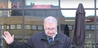 Espoon Kotikirkko tyytyi poliisin laintulkintaan jumalanpalveluksista torilla – viime sunnuntaina paikalla kuusi henkilöä