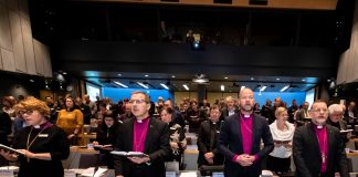 Kirkolliskokous hylkäsi aloitteen yleissivistykseen kuuluvien virsien listasta – Kiusaamisen vastainen aloite siirtyi valiokuntakäsittelyyn