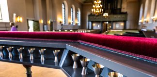 Kysyimme viideltä järjestöjohtajalta, onko pappisnaisen toimittama ehtoollinen pätevä