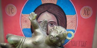 Kirkon karismaattinen liike etsii kesätapahtumassaan kontaktipintaa uushenkisyyteen