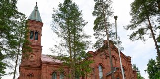 Lopen kirkko talveksi kiinni ja peruslämmölle – ”Kannamme sitä mitä suomalaiset joutuvat kantamaan”