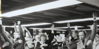 Mysteerikuva: Mitäs käsiä tässä nostellaan ja miksi?