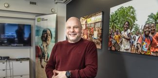 Tomi Järvinen lapioi hiekkaa kuorma-auton lavalle Tansaniassa – Nyt hän johtaa Kirkon Ulkomaanapua