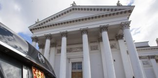 Kansainvälisesti tarkastellen Suomessa on yhä kaksi valtiokirkkoa, professori Matti Kotiranta sanoo