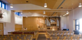 Kirkkosalista tulee kaupungin rokotuskeskus Kaarinassa – ”Jokaisen on kannettava kortensa kekoon”