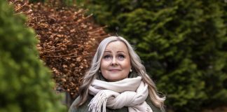 ”Syvimmässäkin pimeydessä Jumalan kädet kantavat” – Janna Paasosen poika kuoli 8-vuotiaana äidin syliin