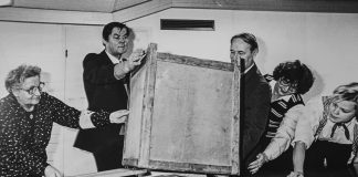 Mysteerikuva: Ketkä tyhjentävät vaaliuurnan? – Katso myös edellisen kuvan ratkaisu