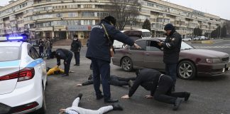 Levoton ja autoritaarinen öljyvaltio Kazakstan on muslimienemmistöinen maa, jossa uskonnot ovat vallanpitäjien tarkkailussa