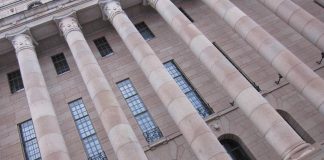 Laki kirkon sähköisistä kokouksista eteni eduskunnassa – hyväksyminen vaatii vielä toisen käsittelyn