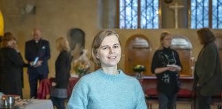 Ukrainalainen kuvataiteilija Maria Leonova sai Pyhän Henrikin säätiön kulttuuripalkinnon – ”Taide tuo esiin lähtemisen kipeyden ja kodin kaipuun”