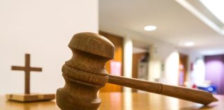 Kirkolliskokous tyrmäsi itse aloitteen etäkokouksista vuonna 2015 – nyt syytetään kirkkohallitusta hidastelusta