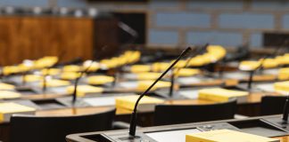 Kansanlähetys ja Sley saivat eduskunnalta mittavan joululahjan – Oppositiosta konservatiivisten järjestöjen tukemista ihmetellään, hallituspuolueen edustajan mukaan teologiset keskustelut eivät kuulu eduskuntaan