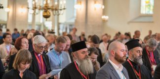 Venäjän hyökkäys Ukrainaan hallitsi EKK:n Tallinnassa päättynyttä yleiskokousta – piispa Matti Revon mukaan ekumeeninen liike kärsii näkyvän ykseyden tavoitteen katoamisesta