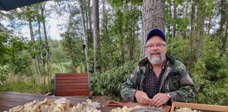 Maatalous- ja metsätieteiden tohtori, dosentti Tapani Kotisaari pitää Lähetysjuhlilla työpajan sienien kotiviljelystä: ”Sienien viljely voi auttaa kaikkein heikoimmassa asemassa eläviä.”