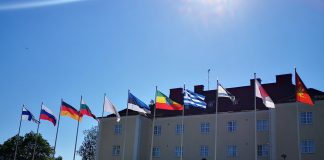 Suviseurat ilmoitti ensimmäisenä – näin muilla hengellisillä kesäjuhlilla suhtaudutaan Venäjän lippuun