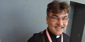 Inkerin kirkon edustaja LML:n yleiskokouksessa: Toivoisin Inkerin kirkossa papeiksi vihittyjen suomalaisten muuttavan Venäjälle