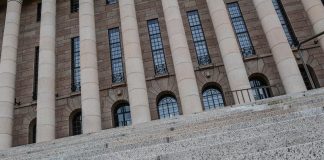 Eduskunta hyväksyi kirkon toimielinten sähköiset kokoukset