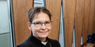 Yhteys-liikkeen uusi puheenjohtaja Susanna Lönnqvist erosi kirkosta ja palasi takaisin huomattuaan kirkon muuttuneen