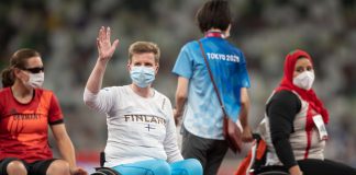 ”Menen rutistamaan Toni Piispasta” – paralympialaisten pronssimitalisti Marjaana Heikkinen iloitsee Suomen kullasta