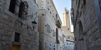 Joulukaupungin ylle laskeutui varjo – Gazan sota vaikuttaa myös nuorten elämään