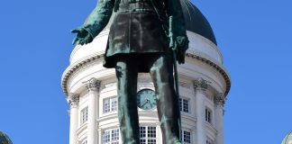 Helsingin hiippakuntaan taas uusia rovasteja – nyt arvonimi myönnettiin kuudelle