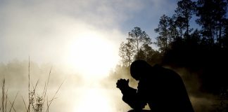 ”Kirkossa puhutaan huomattavasti löysempiä elämästä kuin kuolemasta”