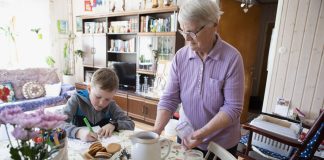 Kastettiin, koulutettiin ja katettiin – Mitä tapahtui Suomen suurimmassa seurakunnassa yhden viikonlopun aikana?