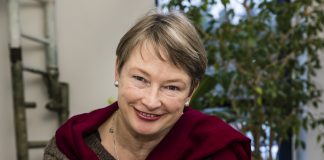 Kirsi Ojansuu-Kaunisto on jo toinen ex-poliitikko, joka valittiin papiksi Helsingin Malmille