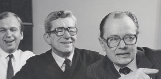 Mysteerikuva: Mikä kolmikkoa naurattaa? – Katso myös edellisen kuvan ratkaisu