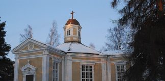 Kirkko ja minä: Jemo Kettusen treffit sujuivat hyvin, mutta sitten paljastui, että treffikumppani onkin pappi