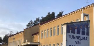 Kirkko ja minä: ”Ole ekopyhä, kävele kirkkoon” – Jukka-Pekka Ruusukallio on pappi kutsuvien iskulauseiden takana