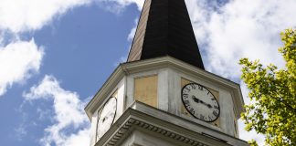 Kirkonkellot mikitettiin – nyt kellon ”sydänääni” soi Vanhan kirkon tapulissa