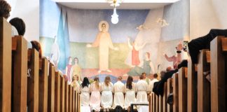 Rippikoulun kävijämäärät palautuivat ensimmäisen koronavuoden notkahduksesta