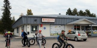 Rautio on vuoden kylä, sitkeiden ihmisten yhteisö ja mustan mullan sydänten maata