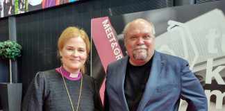 ”Älä koskaan aliarvioi toisen ihmisen herkkyyttä” – Hannu-Pekka Björkman ja Mari Leppänen keskustelivat Turun kirjamessuilla kauneudesta ja pyhyydestä