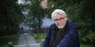 Seurakunta on perhe eikä minkään tietyn ikäluokan yhteisö, rippileirivaari Asko Raita sanoo