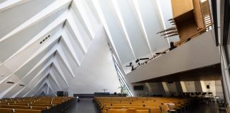 Hyvinkään kirkoissa voidaan nyt vihkiä samaa sukupuolta olevia pareja – ”Tässä on tehty se, mitä seurakunta voi tehdä”, sanoo kirkkoherra