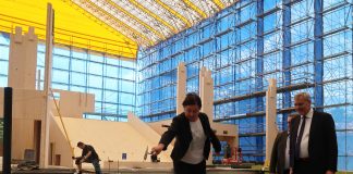 Valtava puurakennus nousee STEP-koulutuksen Järvenpään kampukselle – peruskiveen kätkettiin aikakapseli