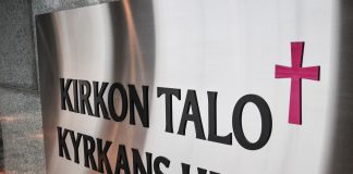 Kirkkohallitus aikoo säästää huikean summan tietoliikenneverkosta – kuinka se tehdään?