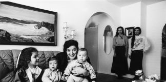 Mysteerikuva: Lapsia on ja aikuisia, mutta missä ja miksi?