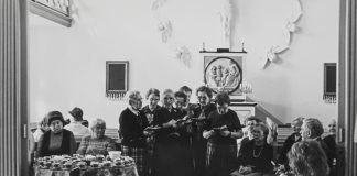 Mysteerikuva: Ketkä laulavat, kun kahvi odottaa? – Katso myös edellisen kuvan ratkaisu